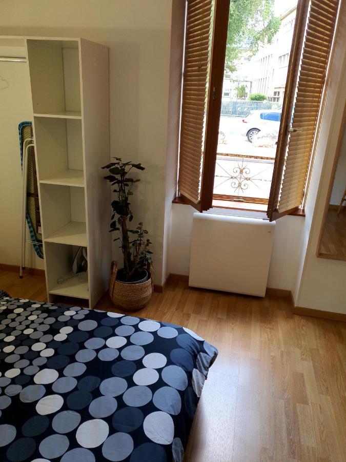Appartement Cosy Entier, Parking Gratuit Dans La Rue 第戎 外观 照片