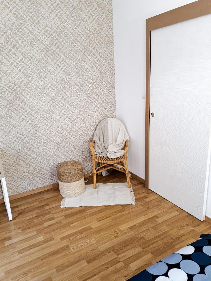Appartement Cosy Entier, Parking Gratuit Dans La Rue 第戎 外观 照片